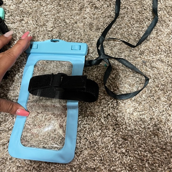 New waterproof phone case with lanyard and arm band - Picture 2 of 2